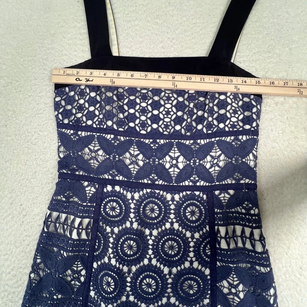 Tory Burch Crochet Lace Dress Sz 6 Blue White Sleeveless Geometric Preppy Chic